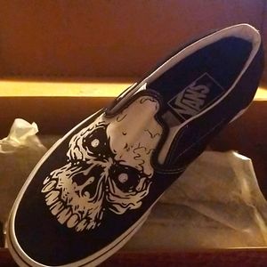Vans Skull Slide Ons UNISEX
